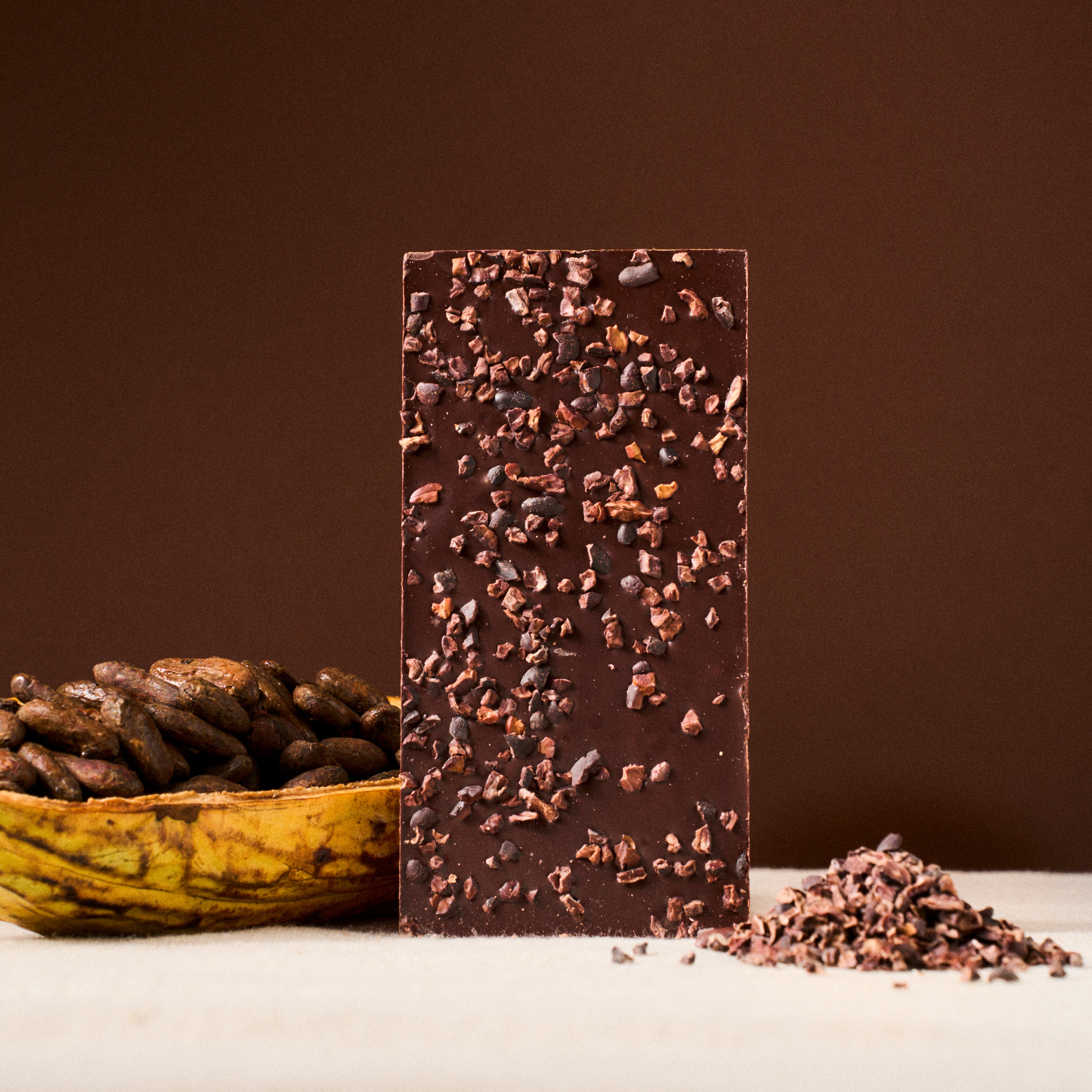 Chocolate Orgânico Nibirus 75% Cacau com Nibs 80g